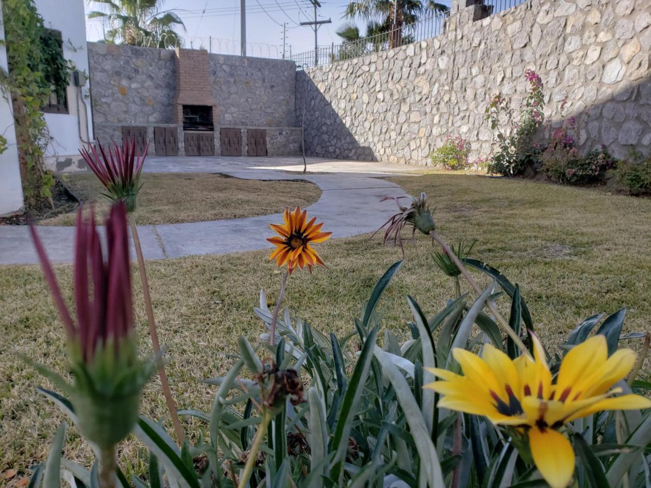 הוילה סיודאד חוארס Residencia A 100 Mts Del Consulado מראה חיצוני תמונה