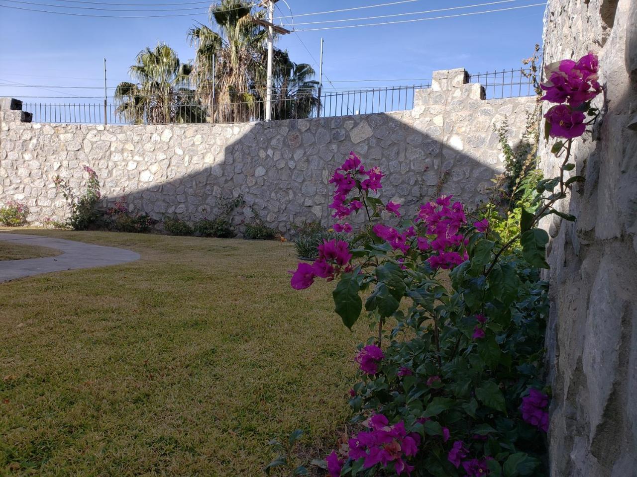 הוילה סיודאד חוארס Residencia A 100 Mts Del Consulado מראה חיצוני תמונה