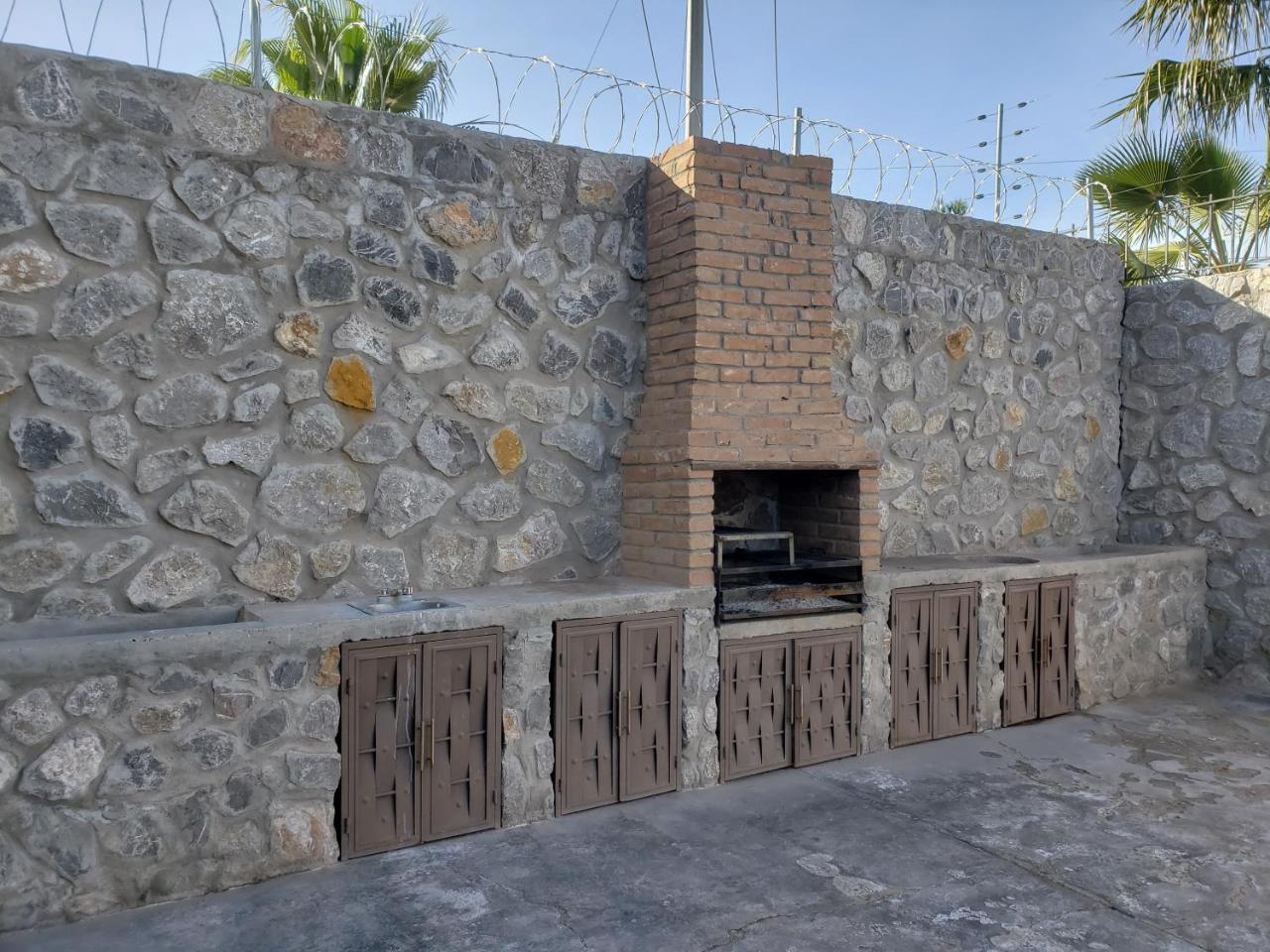 הוילה סיודאד חוארס Residencia A 100 Mts Del Consulado מראה חיצוני תמונה
