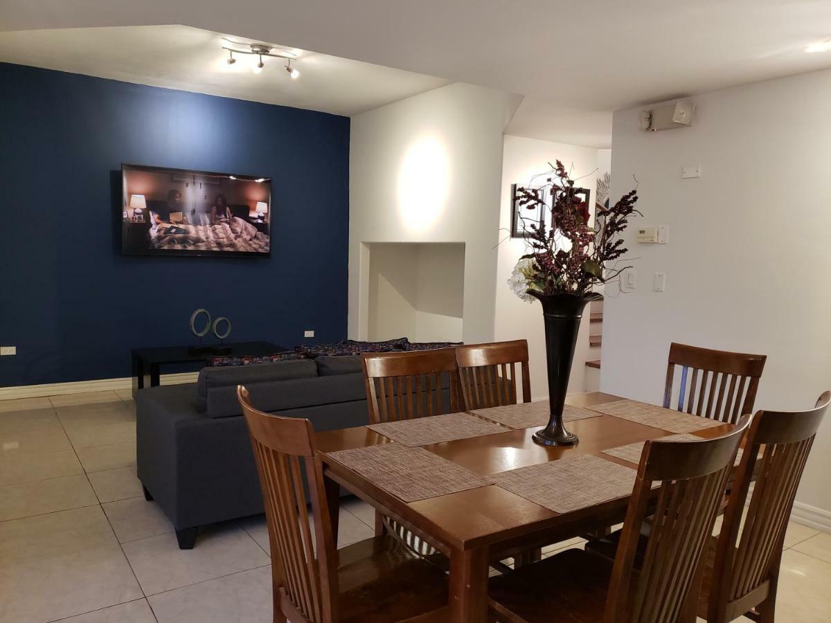 הוילה סיודאד חוארס Residencia A 100 Mts Del Consulado מראה חיצוני תמונה